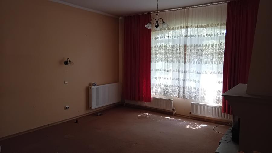 Casă individuală cu 7 camere cu Teren 1551 Mp în Brazi