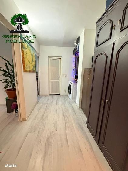 Apartament cu 3 camere decomandat în Nicolina