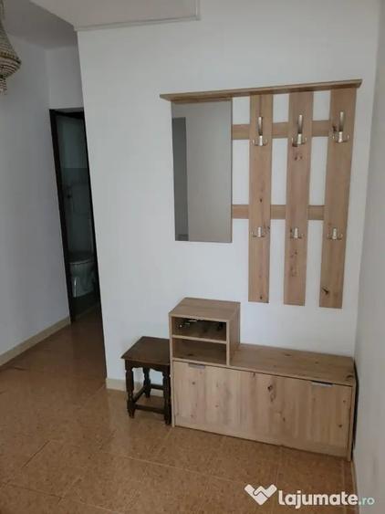 Apartament cu 3 camere decomandat în Aviației