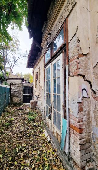 Casă individuală cu 2 camere cu Teren 65 Mp în Grivița