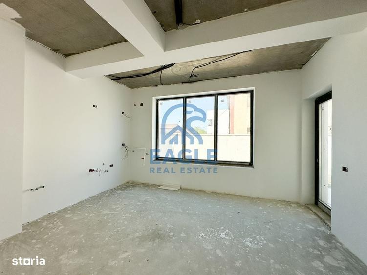 Casă cu 4 camere în Palazu Mare