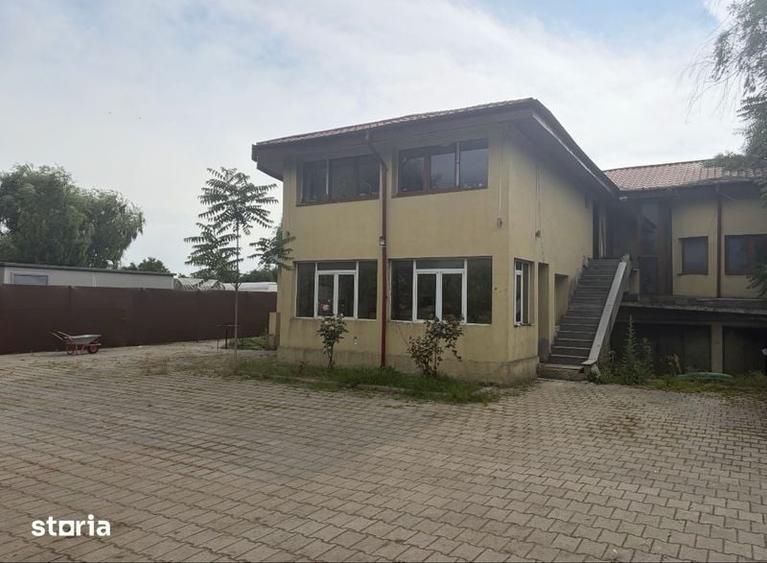 Casă cu 4 camere cu Teren 260 Mp în 1 Decembrie