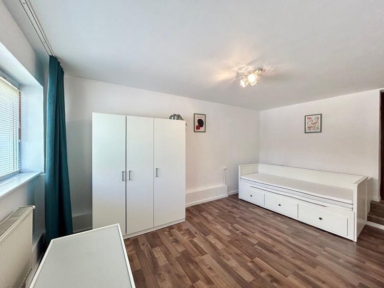 Duplex cu 5 camere cu Canalizare în Iancu Nicolae