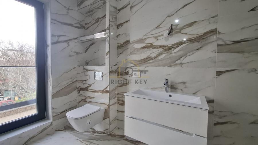 Apartament cu 3 camere decomandat în Băneasa