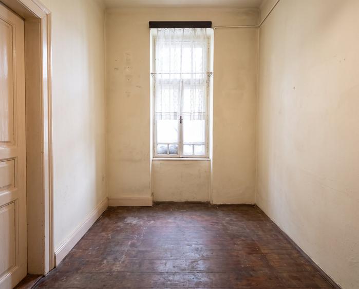Apartament cu 2 camere semidecomandat în Horea
