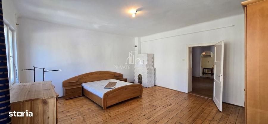 Casă cu 4 camere în Central