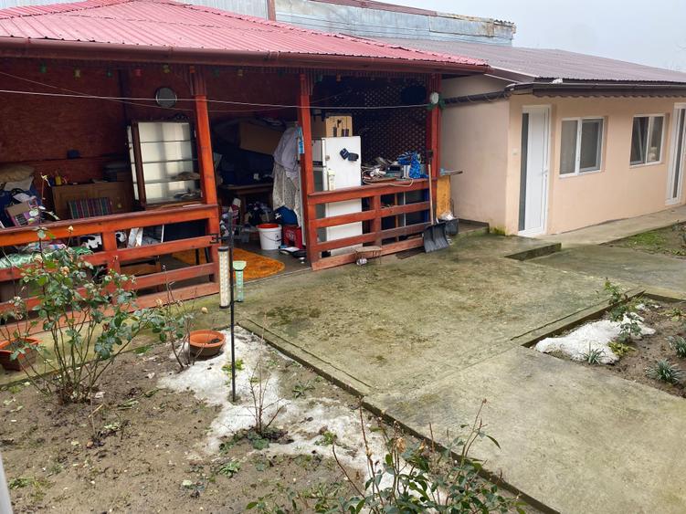 Vind casa cu teren - 2