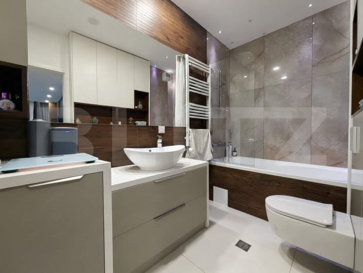 Apartament cu 3 camere decomandat, mobilat în Nufărul