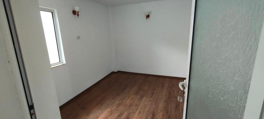 Casă individuală cu 5 camere cu Canalizare în Malu Roșu