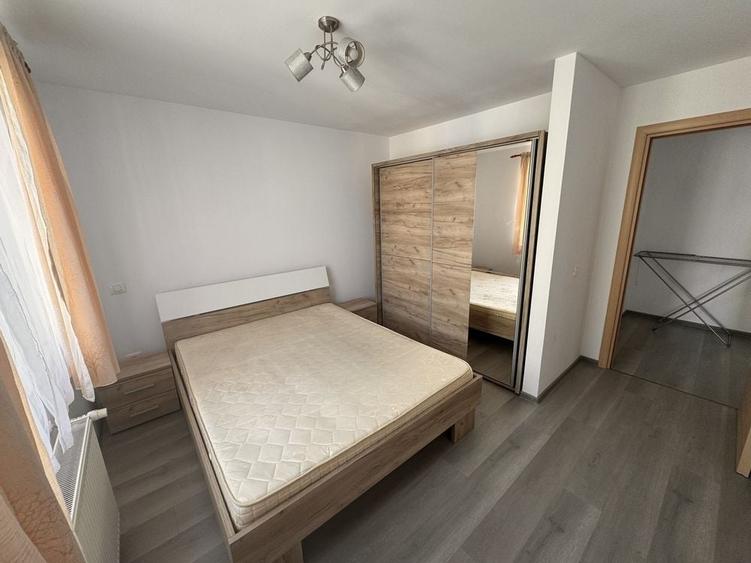 Apartament cu 2 camere semidecomandat în Tractorul