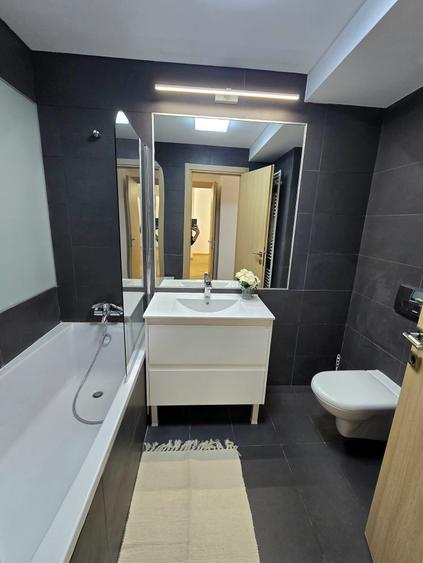 Apartament cu 3 camere semidecomandat, mobilat în Floreasca