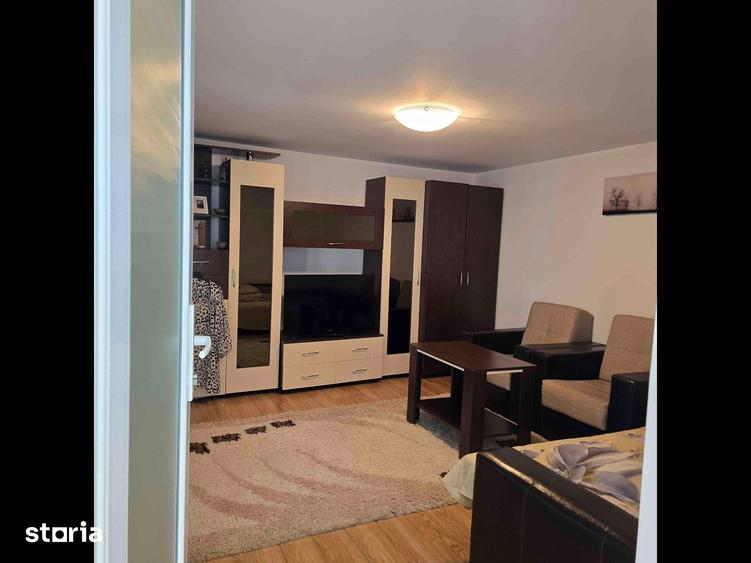 Casă cu 6 camere cu Teren 2730 Mp în Central