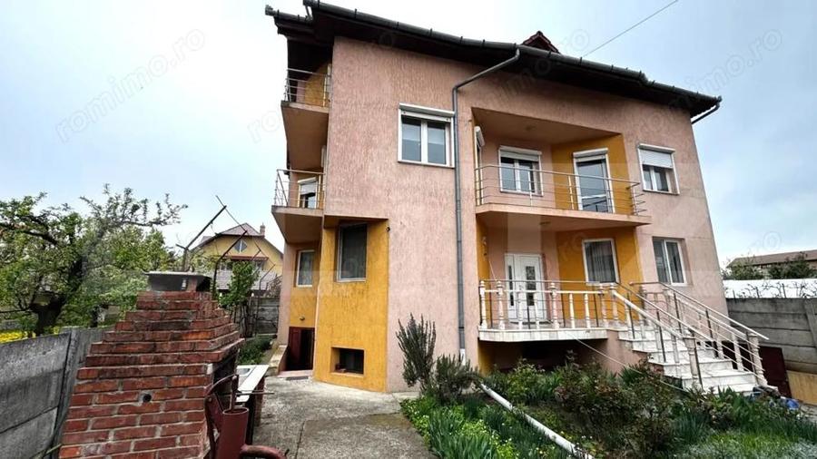 Casă cu 3 camere cu Teren 300 Mp în Cetate