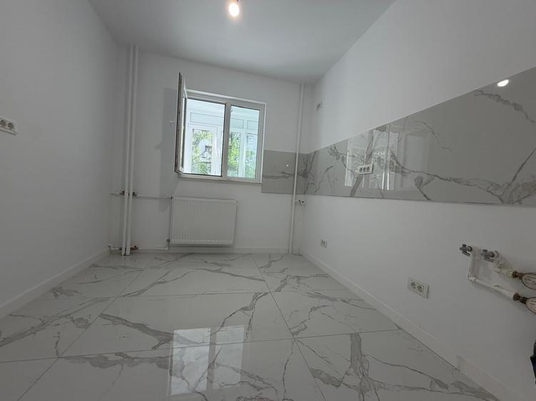 Apartament cu 3 camere decomandat în Dristor