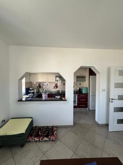 Casă individuală cu 7 camere cu Teren 1000 Mp în Clit