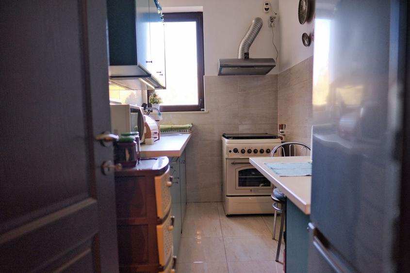Casă individuală cu 10 camere cu Canalizare în Central