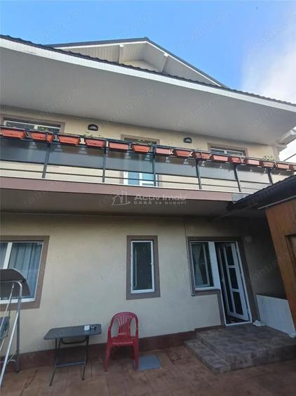 Casă cu 10 camere cu Teren 50 Mp în Nord