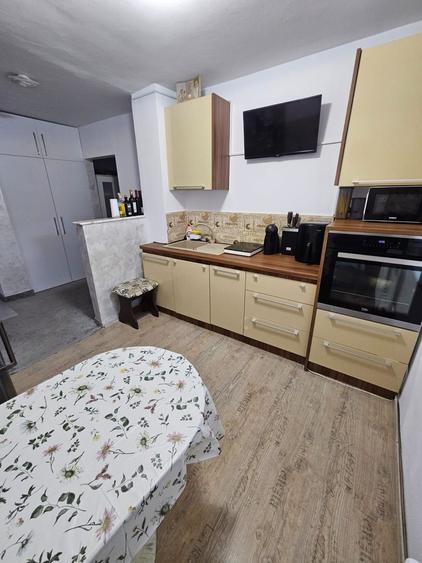 Apartament cu 2 camere decomandat, mobilat în Trocadero