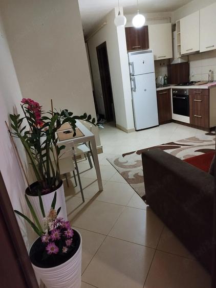 Apartament cu 2 camere decomandat în Apărătorii Patriei
