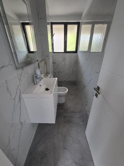 Casă cu 8 camere cu Teren 100 Mp în Parcul Carol