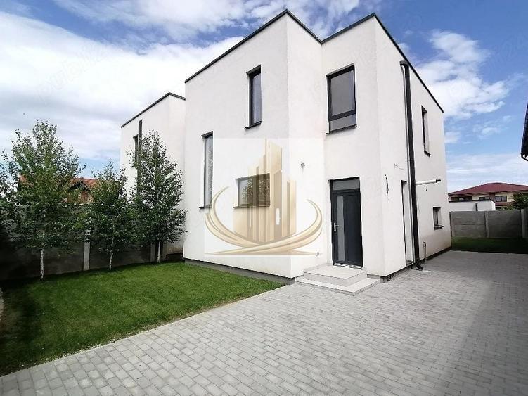 Duplex cu 4 camere cu Canalizare în Moșnița Nouă