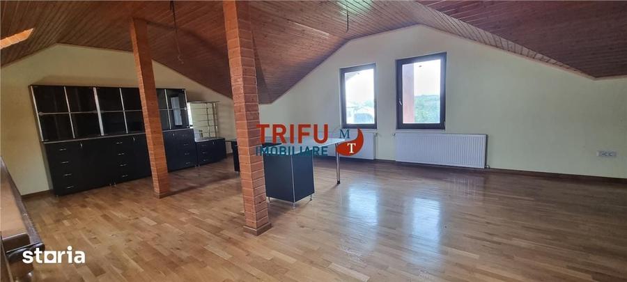 Casă cu 10 camere cu Teren 720 Mp în Lipoveni