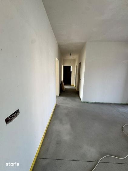 Casă cu 4 camere cu Teren 694 Mp în Mara