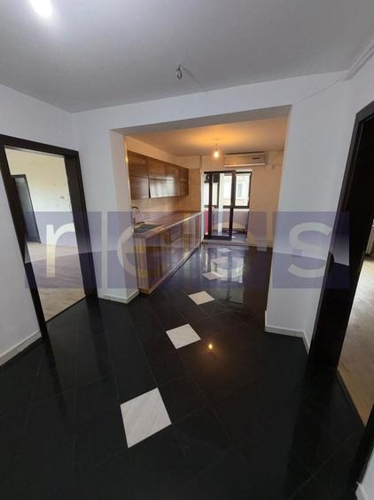Apartament cu 4 camere decomandat, mobilat în Crângași
