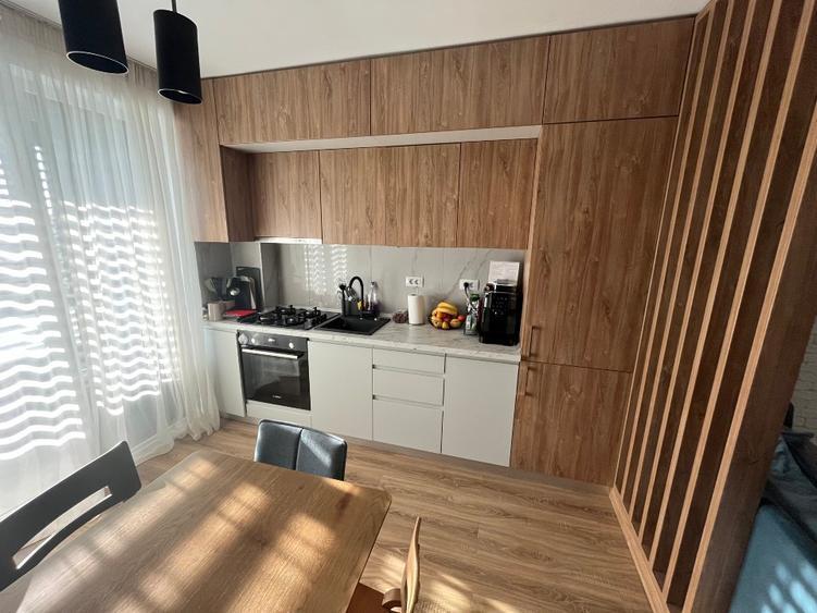 Apartament cu 4 camere decomandat în Păcurari