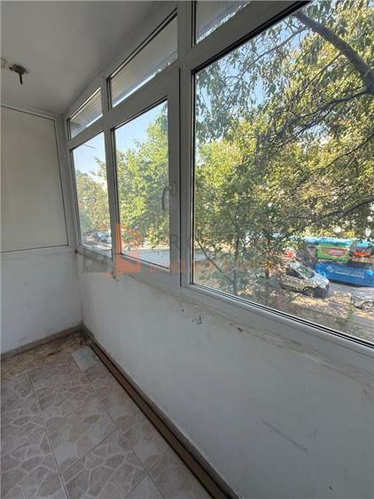 Apartament cu 3 camere semidecomandat în Micro 14