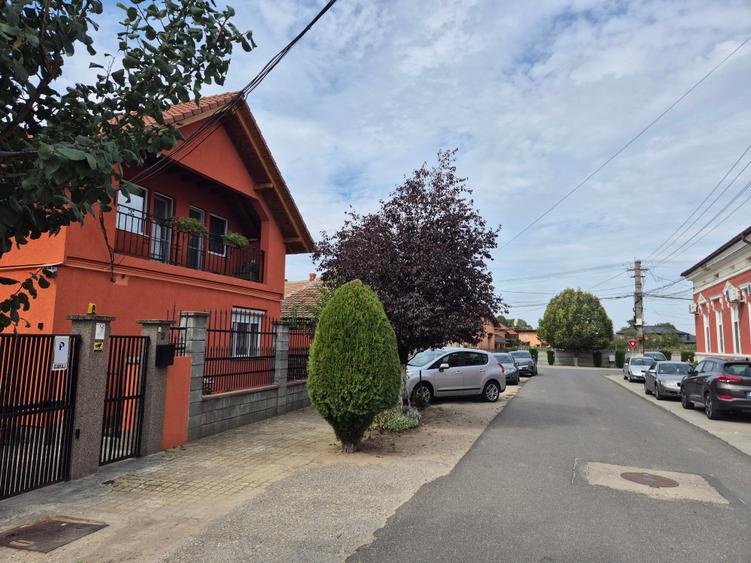 Casă individuală cu 4 camere cu Canalizare în Vladimirescu