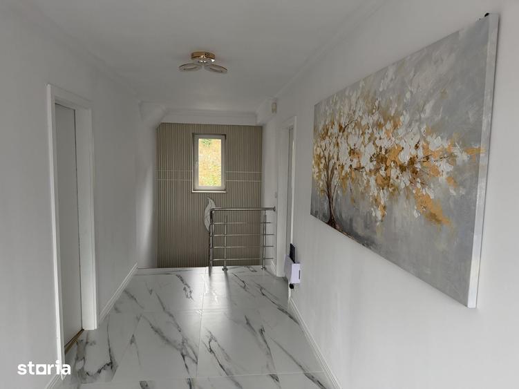 Casă cu 5 camere cu Teren 300 Mp în Codlea