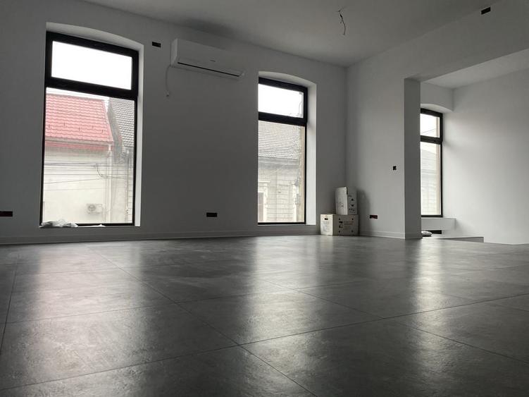 Spațiu comercial, de 50 mp, în Central