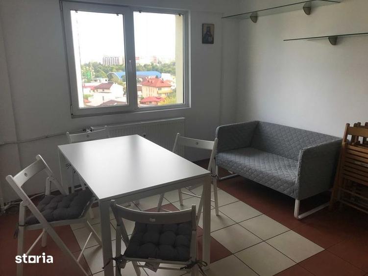 Apartament cu 3 camere decomandat în Tei