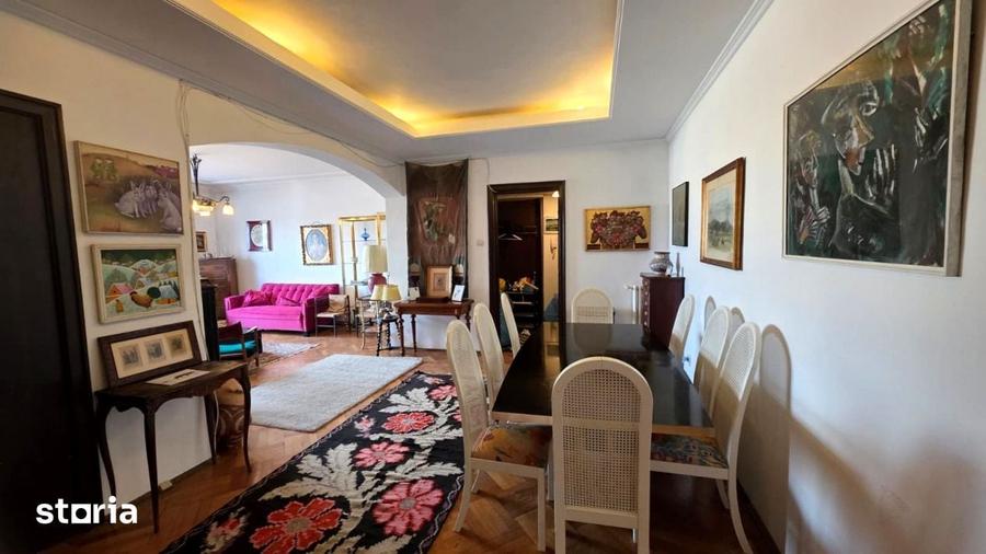 Apartament cu 3 camere în Centrul Istoric