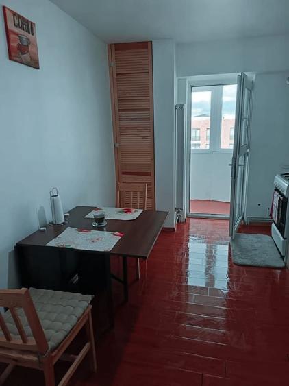 Apartament cu 2 camere decomandat în Micro 11
