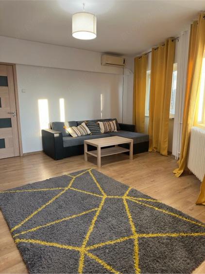Apartament cu 2 camere semidecomandat, mobilat în 13 Septembrie