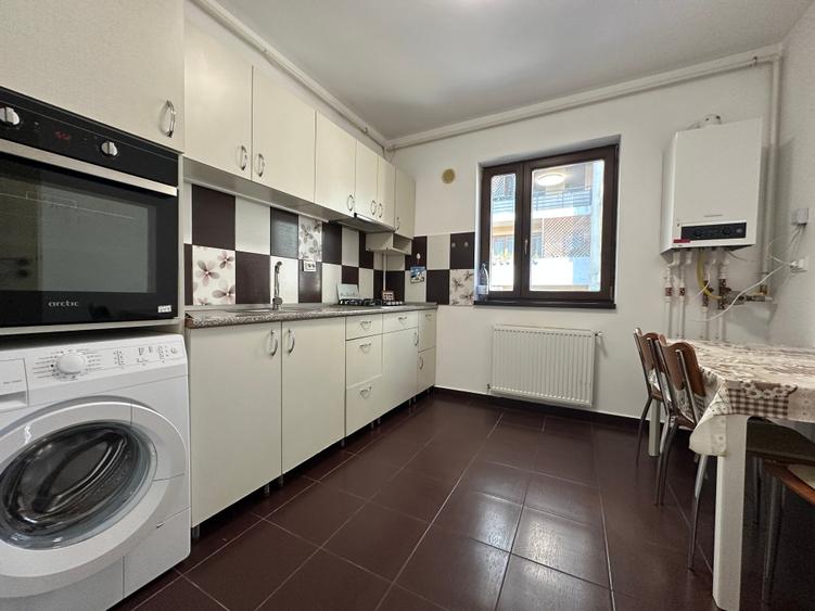 Apartament cu 2 camere decomandat în Mihai Bravu