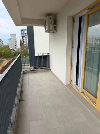 Apartament cu 4 camere decomandat în Sat Vacanță