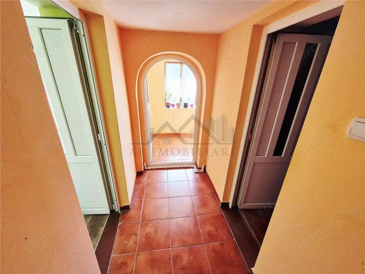 Casă cu Teren 300 Mp în Filiași