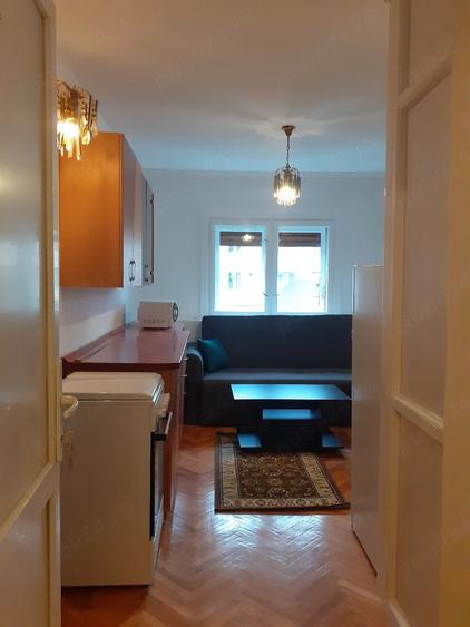 Apartament cu 4 camere decomandat în Central