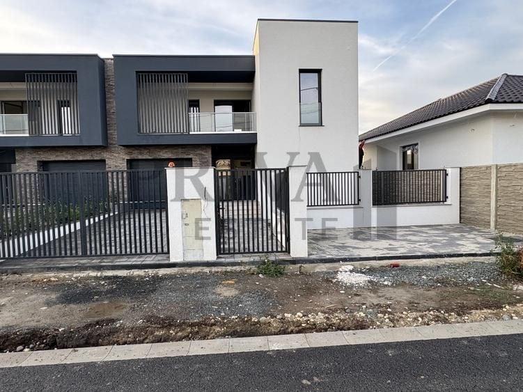 Duplex cu 5 camere cu Canalizare în Dumbrăvița