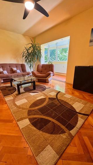 Apartament cu 3 camere decomandat în Bucovina
