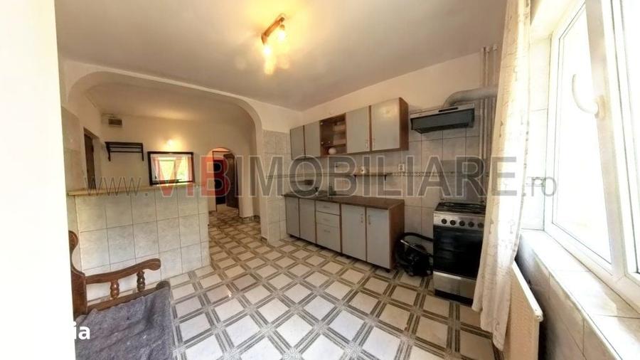 Apartament cu 3 camere decomandat în Centrul Civic
