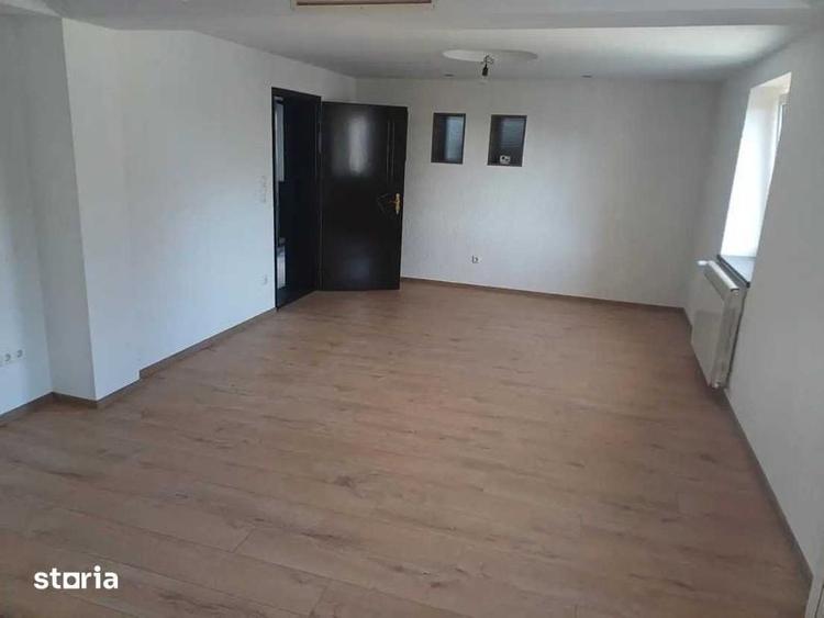Casă cu 4 camere cu Teren 200 Mp în Ștrand