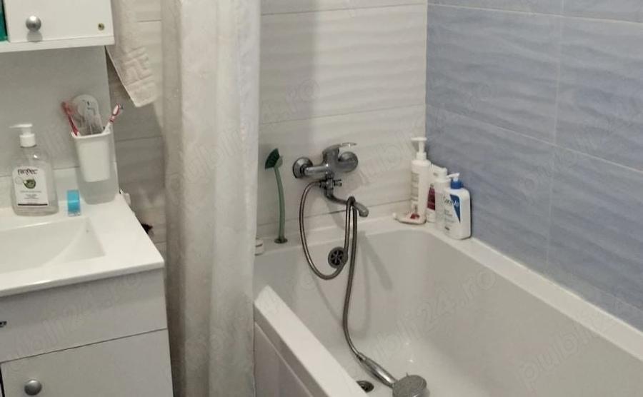 Apartament cu 2 camere decomandat, mobilat în Titan