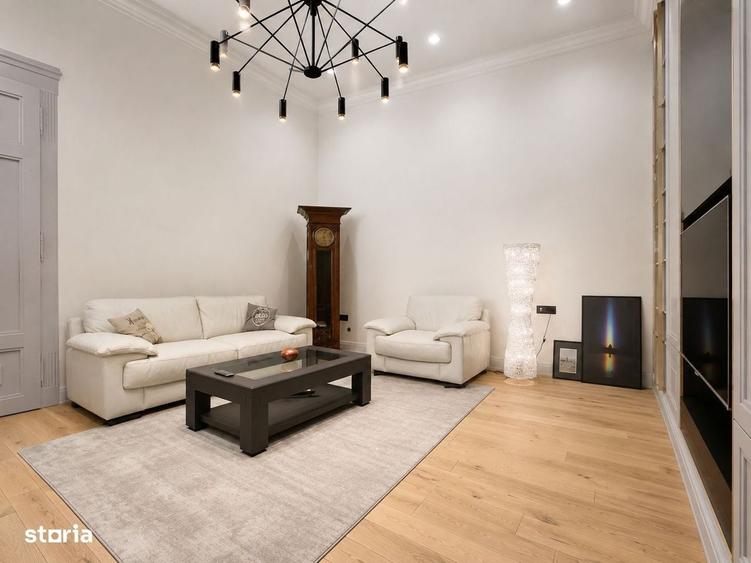 Apartament cu 3 camere în P-ța Victoriei