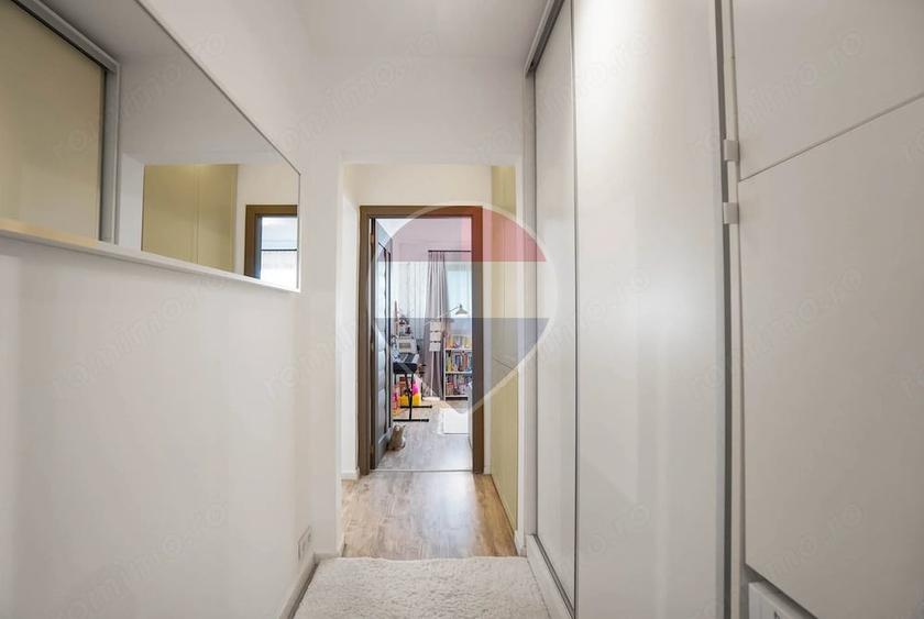 Apartament cu 3 camere semidecomandat în Gării