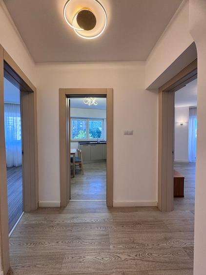 Apartament cu 4 camere decomandat în Iancului