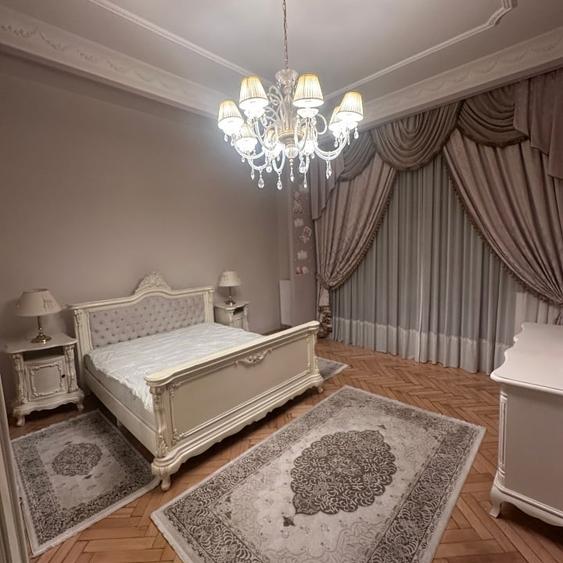 Apartament cu 3 camere decomandat, mobilat în Sinaia